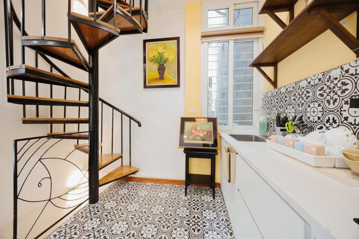 Cosy Modern 3floors 5beds, Central, Free Breakfast * Hà Nội